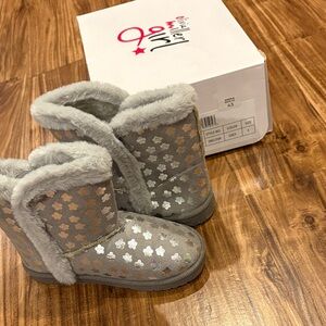 Olivia Miller Kids Boots in Gray with Silver Details
